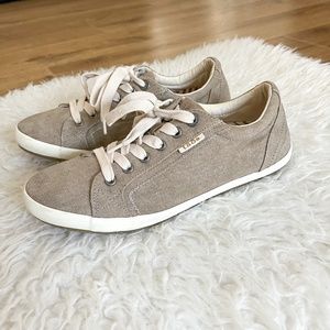 Taos Footwear Neutral Tan Canvas Star Sneaker | Size 10